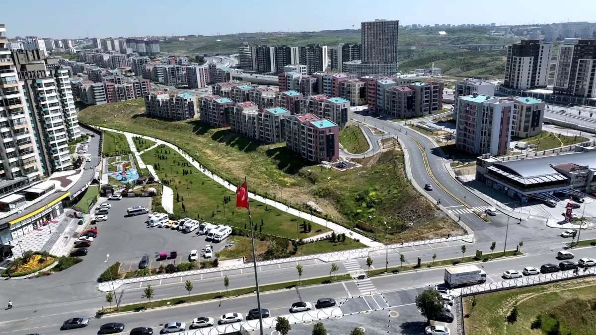 Bakan Kurum, Başakşehir'deki Sosyal Konutlardan Görüntüler Paylaştı