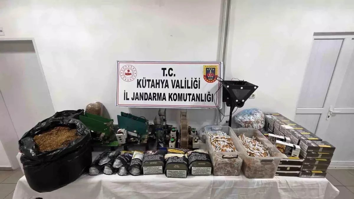 Kütahya'da jandarmadan kaçak tütün ve sigara operasyonu