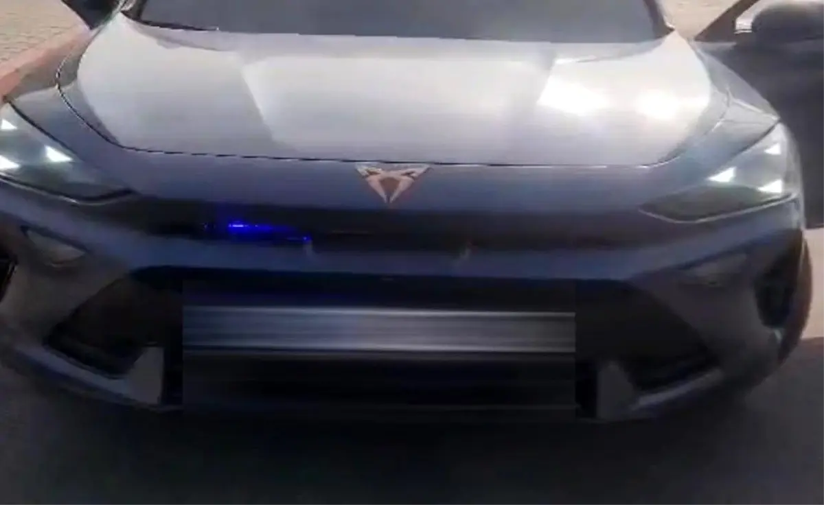 Çakarlı aracın sürücüsüne 276 bin TL ceza kesildi, trafikten men edildi