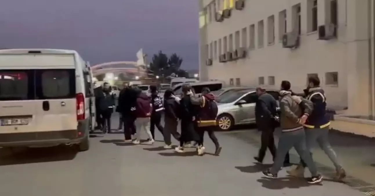 Ankara'da 'taciz' numarasıyla gasp iddiasına 6 tutuklama