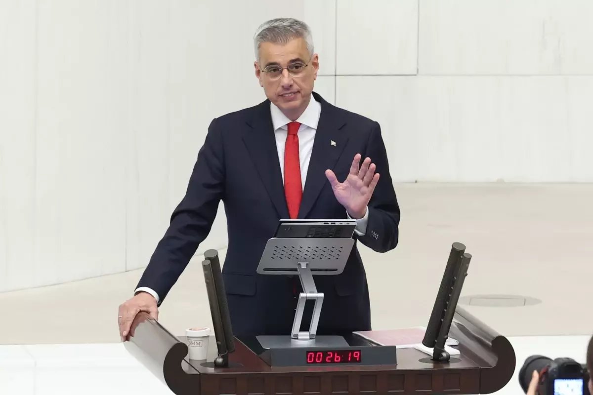 Bakan Memişoğlu: Hekimlerimizin iyi hal belgesi alıyor olmaları, yurt dışına gittikleri anlamına gelmez