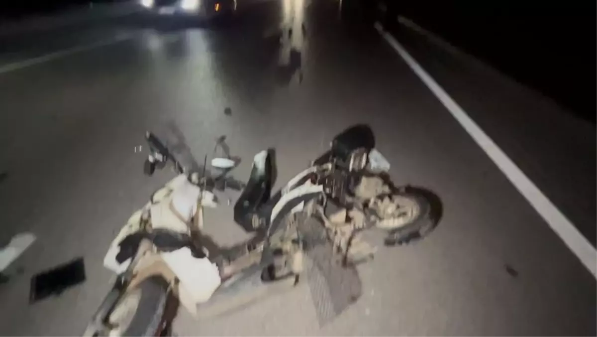 Hafif ticari araçla çarpışan elektrikli motosikletin sürücüsü öldü