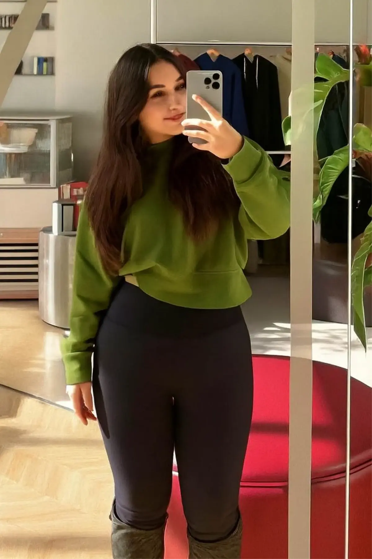 Kendisi ile konuşmak istemeyen Sultan'ı tabancayla vurarak öldürdü