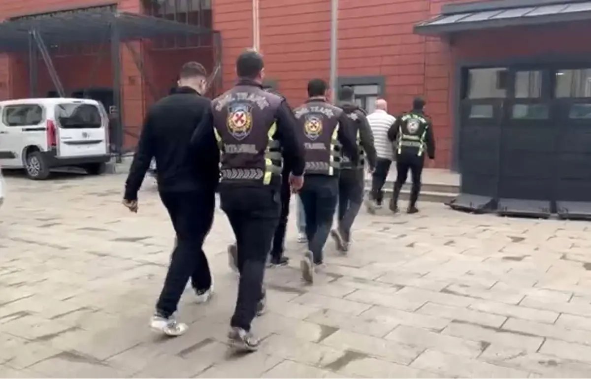 Düğün konvoyunda trafiği tehlikeye atan şahıslara 15 bin 888 TL ceza