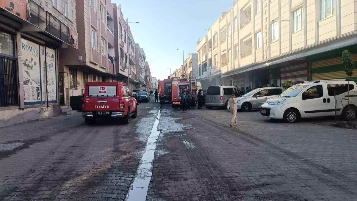 Tutuşan talaş iş yerini yaktı