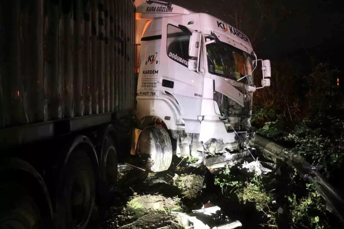 D-650 kara yolunda zincirleme kaza: 12 yaralı