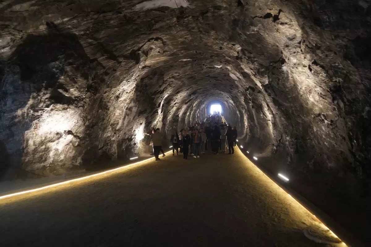 Yerin 150 metre altında! Şifa arayanlar Türkiye'nin dört bir yanından akın ediyor