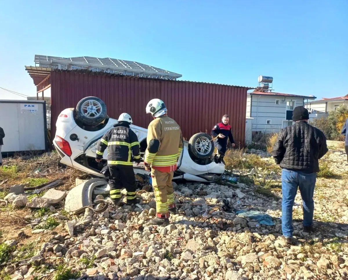 Samandağ'da takla atan otomobilin sürücüsü yaralandı