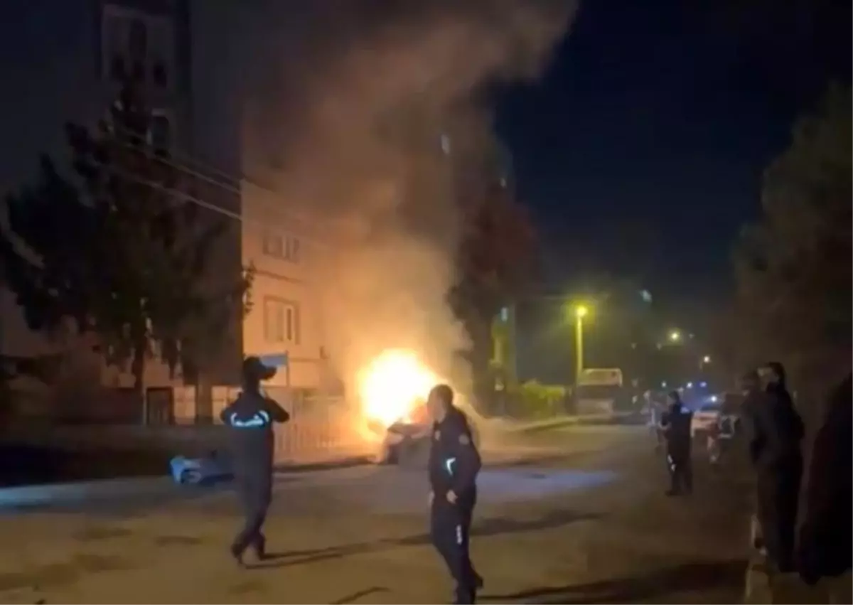 Bursa'da seyir halindeki otomobil alev aldı