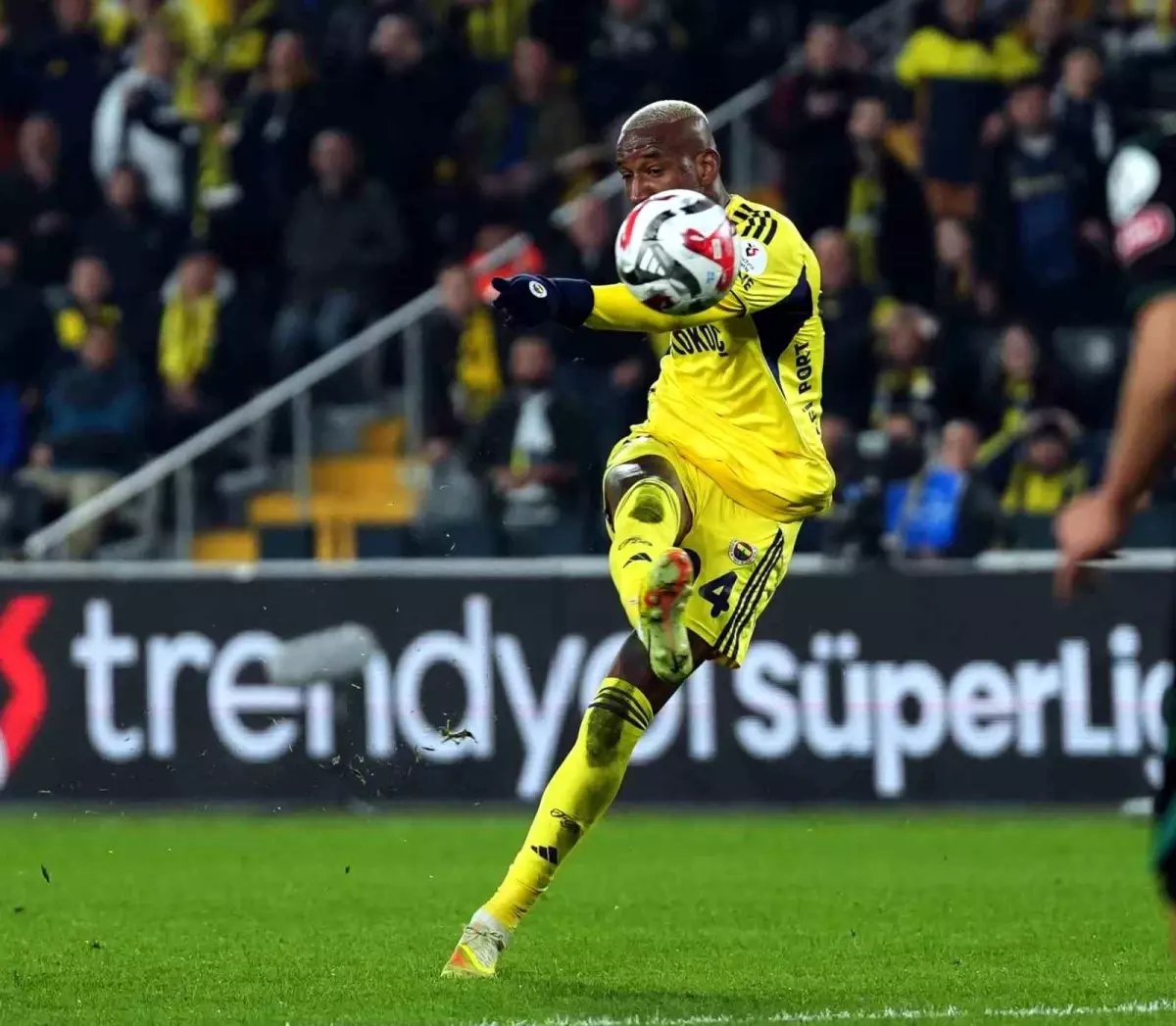 Trendyol Süper Lig: Fenerbahçe: 4 Konyaspor: 0 (Maç sonucu)