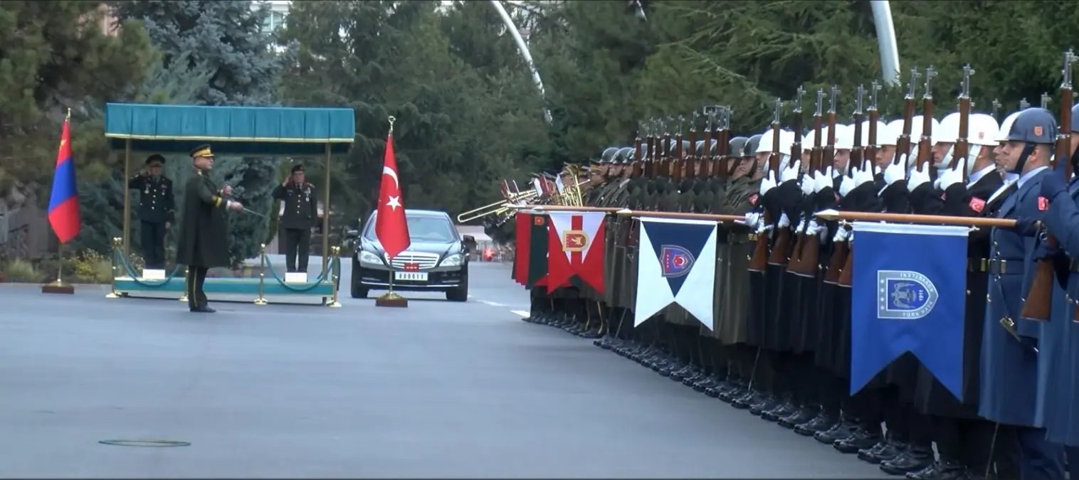 Genelkurmay Başkanı Bayraktaroğlu ile Moğolistan Genelkurmay Başkanı Sunrev görüştü