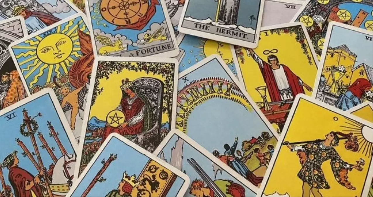 15 Aralık 2025 Günlük Tarot Falı: 15 Aralık Pazartesi günü seni neler bekliyor? Günlük Tarot kart açılımı!