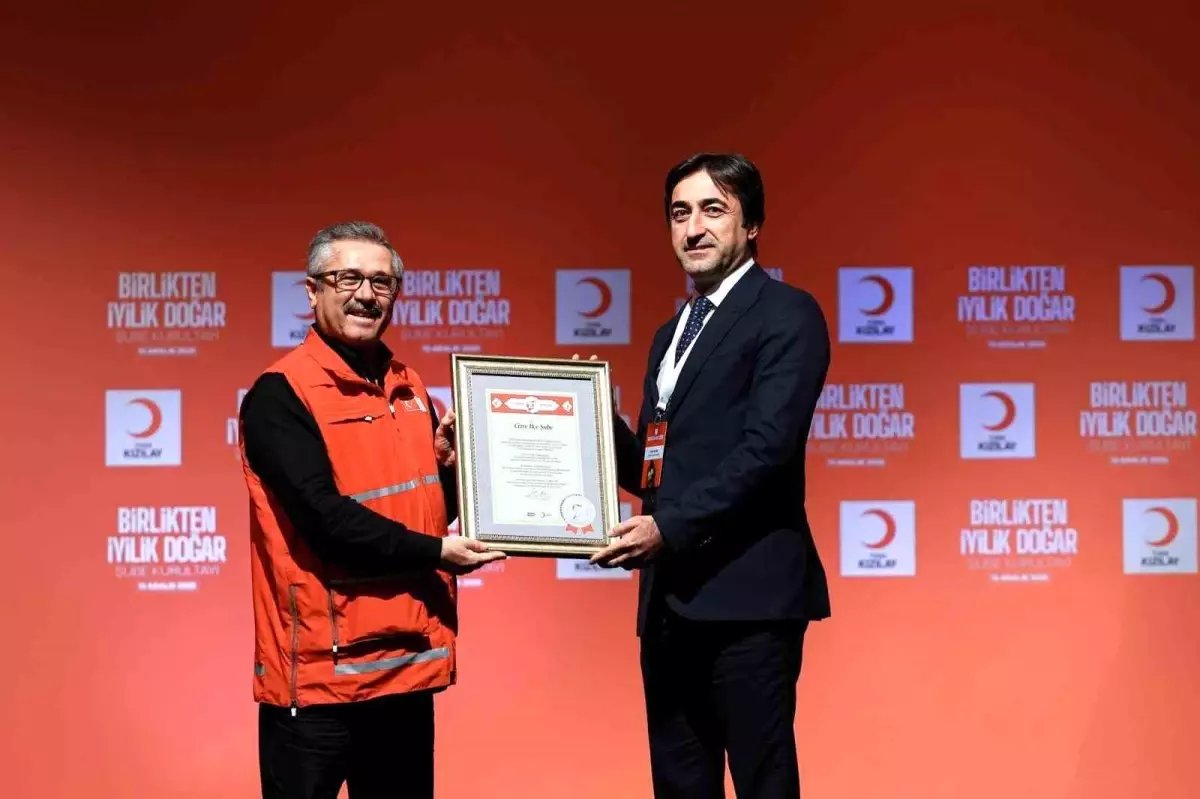 Türk Kızılayı Cizre Şubesi iki ayrı alanda ödül kazandı