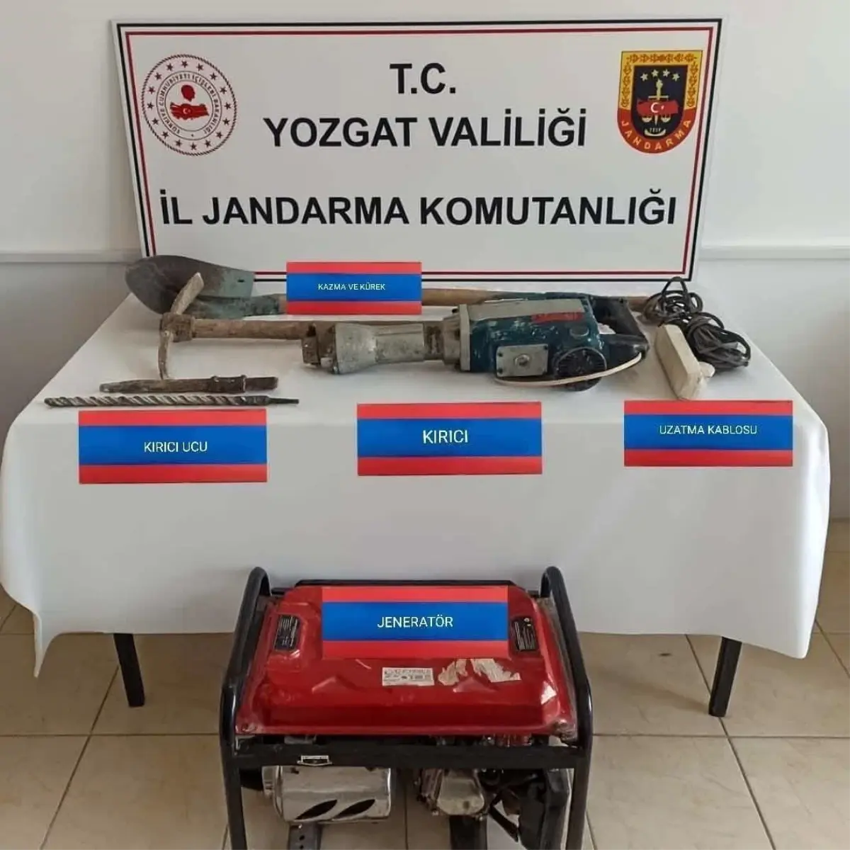 Yozgat'ta kaçak kazı yapanlar fotokapana yakalandı