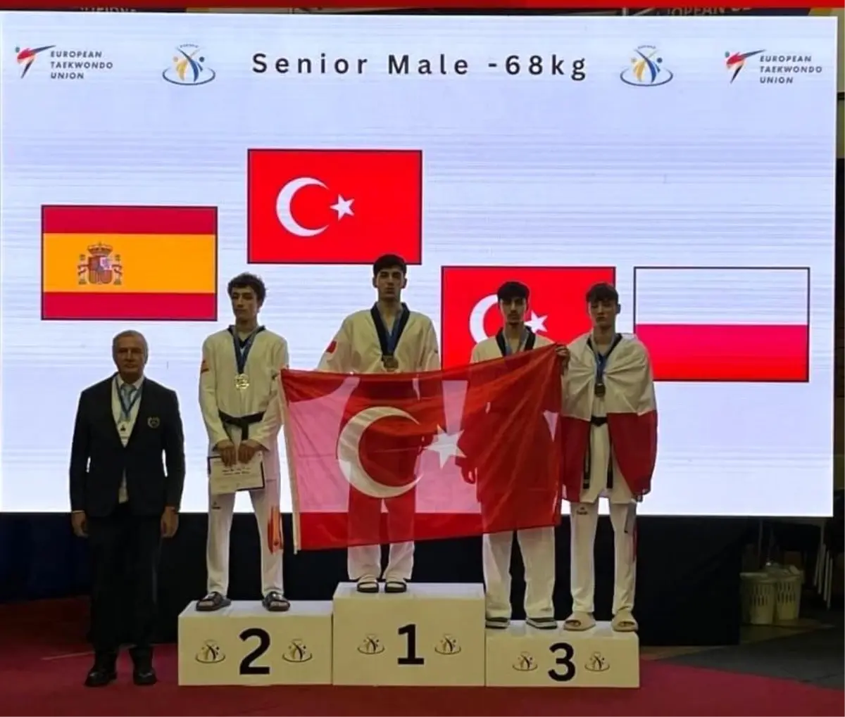 Emir Perçin bronz madalyanın sahibi oldu