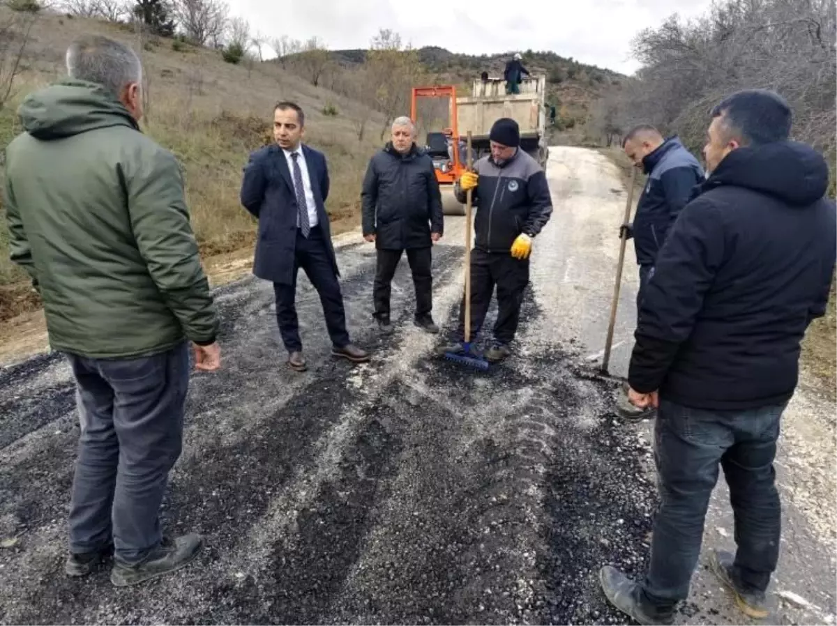 Kaymakam Uçar, Yenipazar'da yol onarım çalışmalarını inceledi
