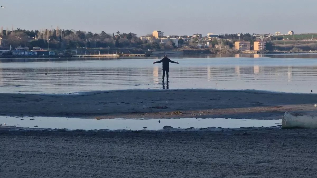 Tekirdağ'da deniz 20 metre çekildi