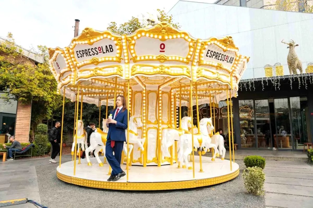 Espressolab'den Tommy Cash sürprizi