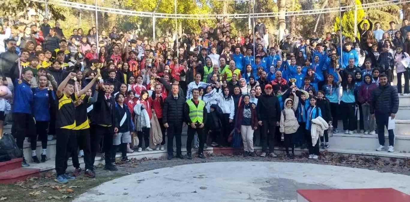 Aydın'da okul sporları oryantiring il birinciliği yarışmaları tamamlandı