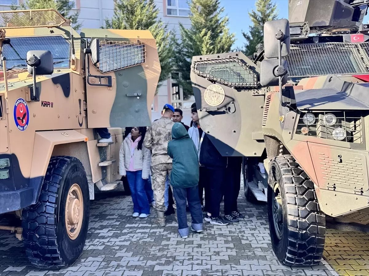 Siirt'te "Yerli Malı Haftası"nda öğrencilere yerli ve milli araçlar tanıtıldı