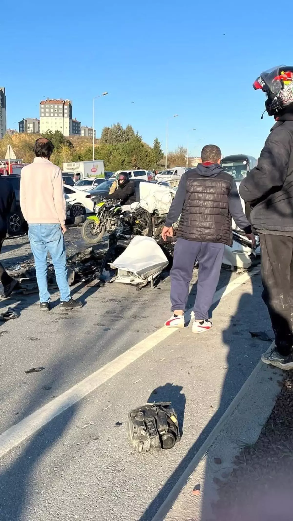 Başakşehir'de feci kaza: 1 ölü, 2 yaralı
