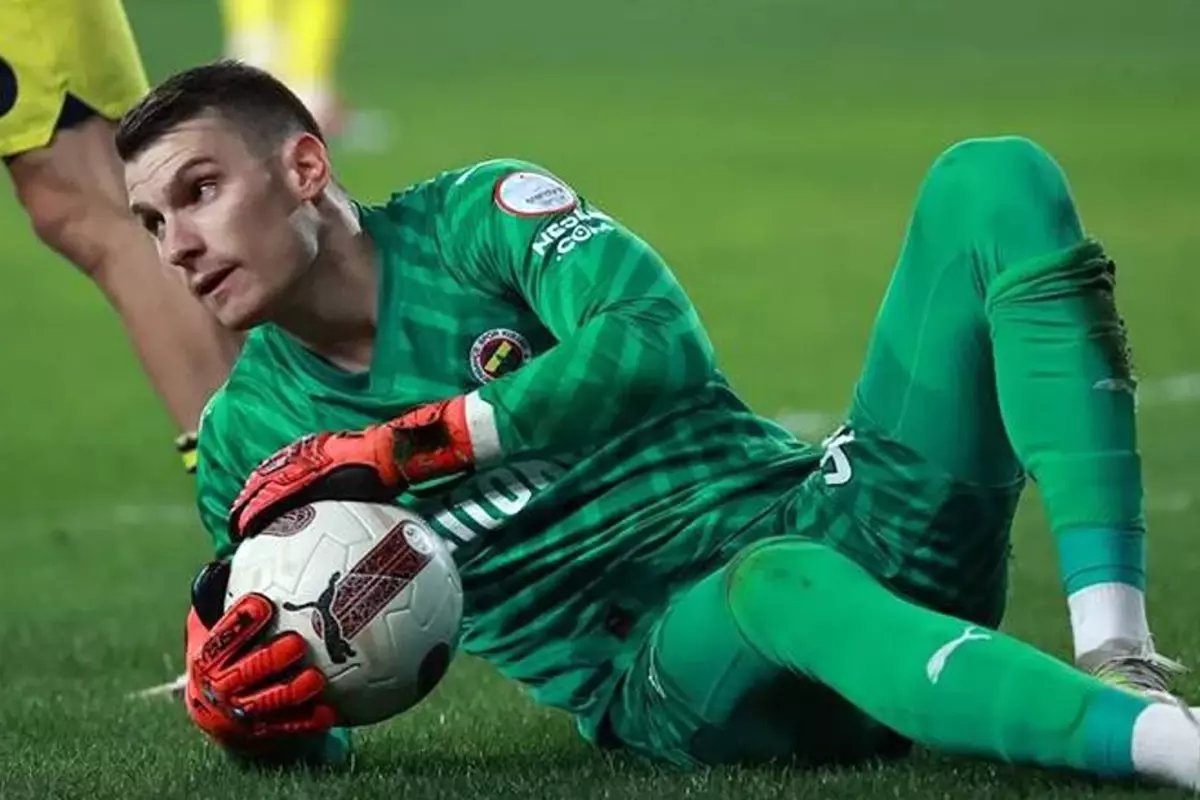 Dinamo Zagreb'ten Fenerbahçe'ye Livakovic için teklif