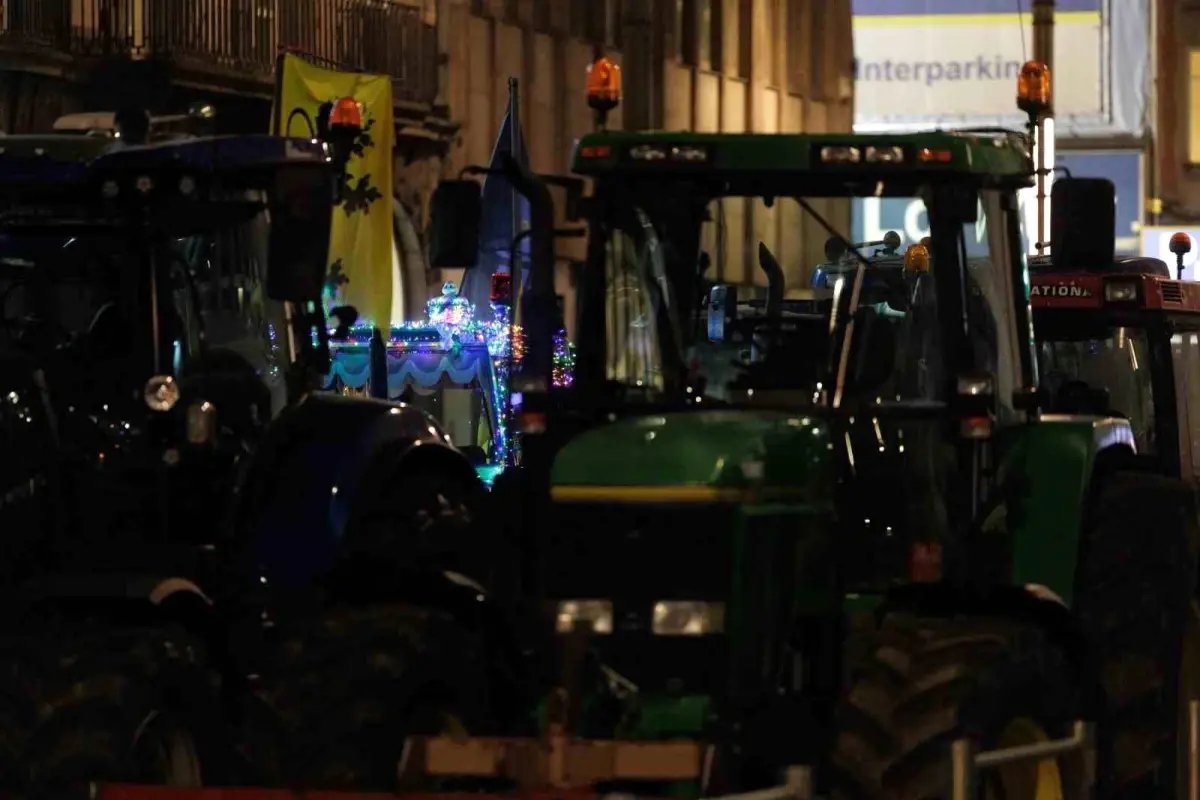 Avrupalı çiftçilerden Brüksel'de traktörlü protesto