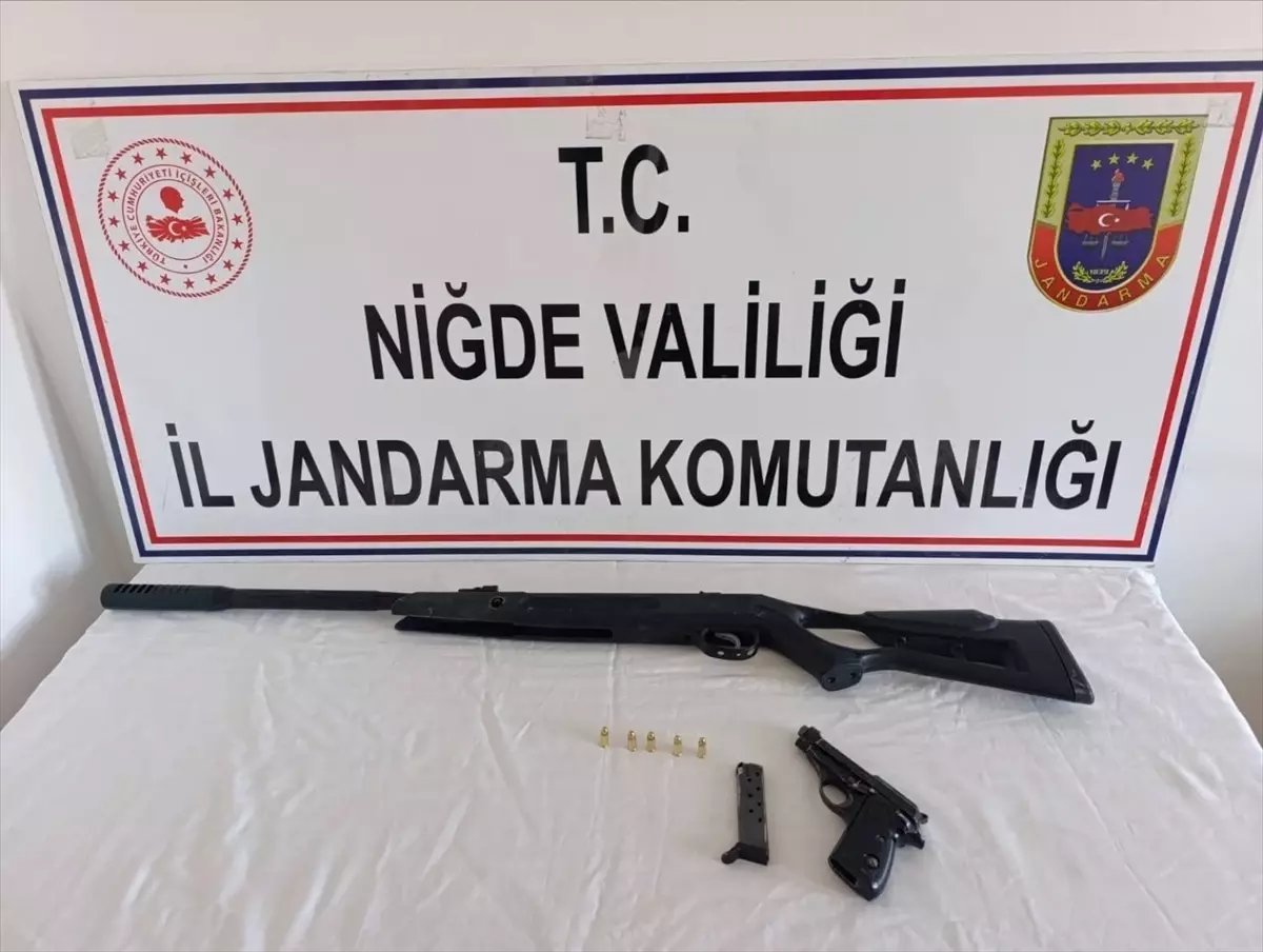 Niğde'de ruhsatsız silah operasyonunda 3 şüpheli yakalandı
