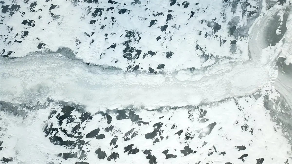 Ağrı'daki Derecek Barajı buzla kaplandı