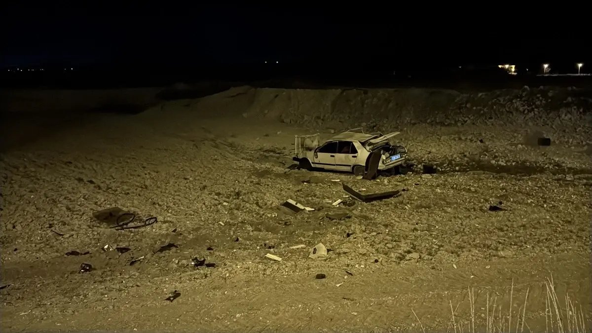 Kütahya'da tarlaya savrulan otomobilin sürücüsü yaralandı