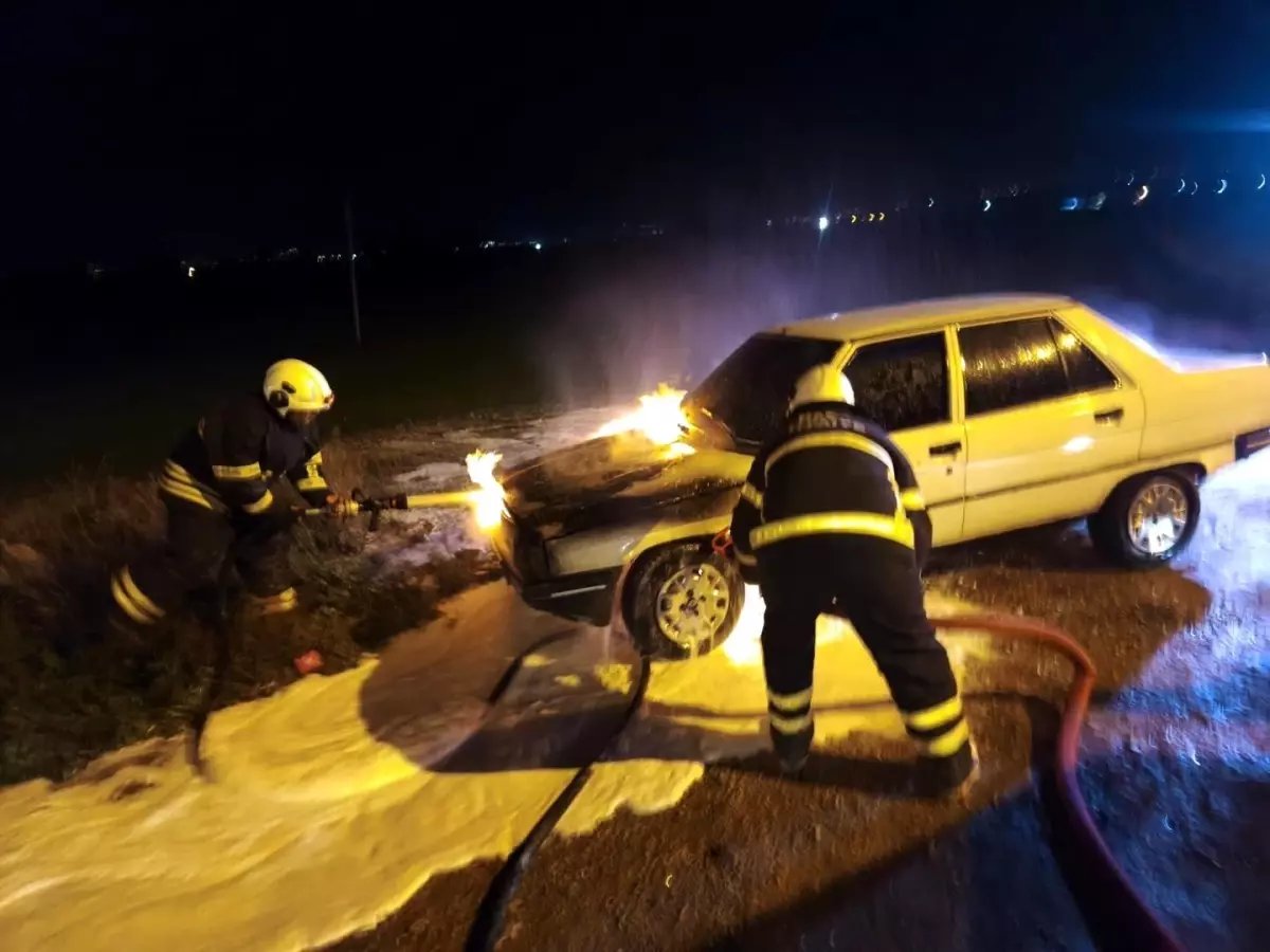 Antakya'da otomobil yangını