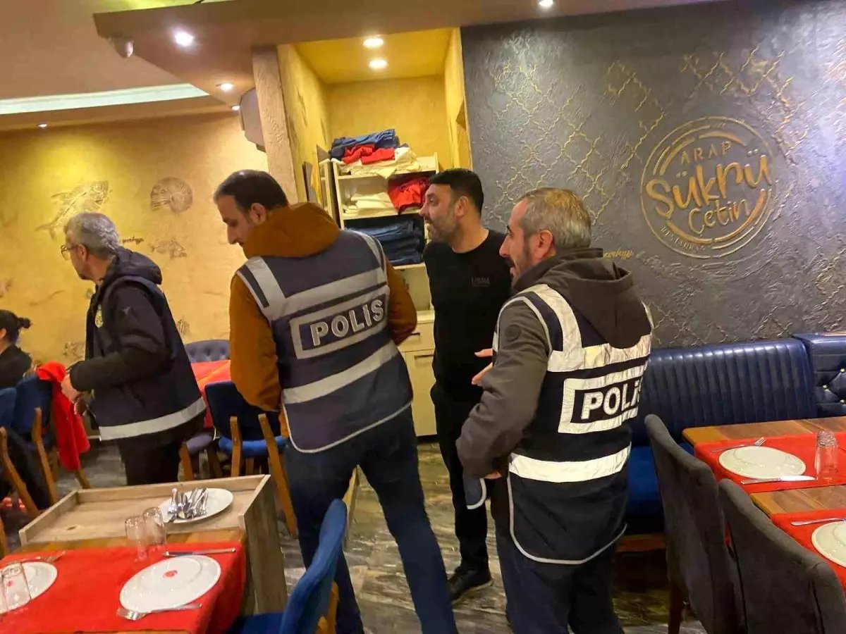 Bursa'da asayiş uygulaması: Aranan şahıslar yakalandı, uyuşturucu madde ele geçirildi