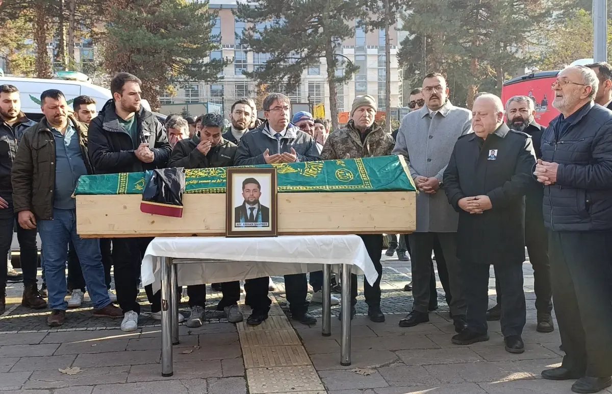 Avukat, duruşmaya giderken kazada yaşamını yitirdi