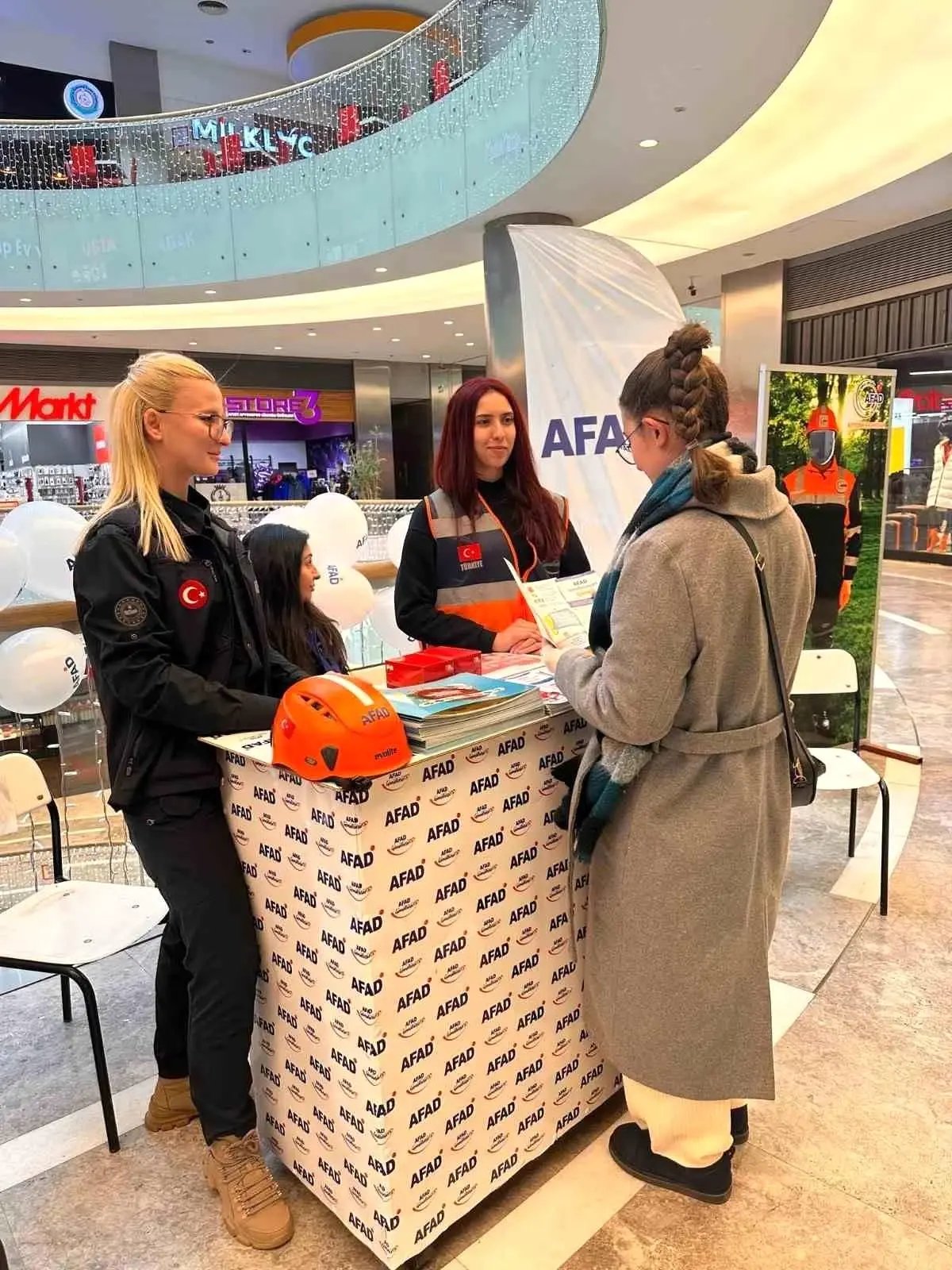 AFAD faaliyetlerini vatandaşlara açtıkları stant ile anlattı