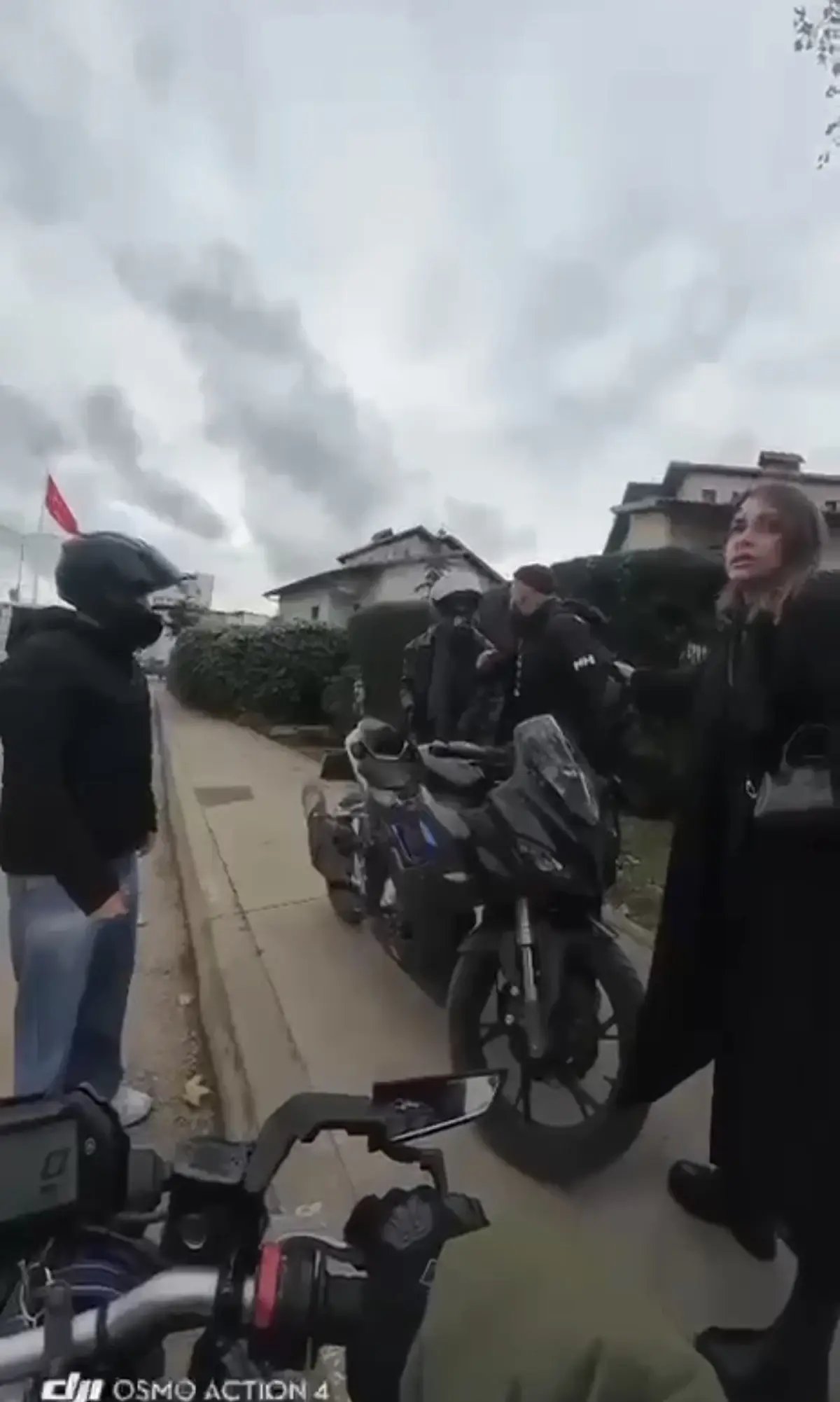 Tuzla'da oyuncak silahla şakalaşan grubu bıçakla tehdit etti