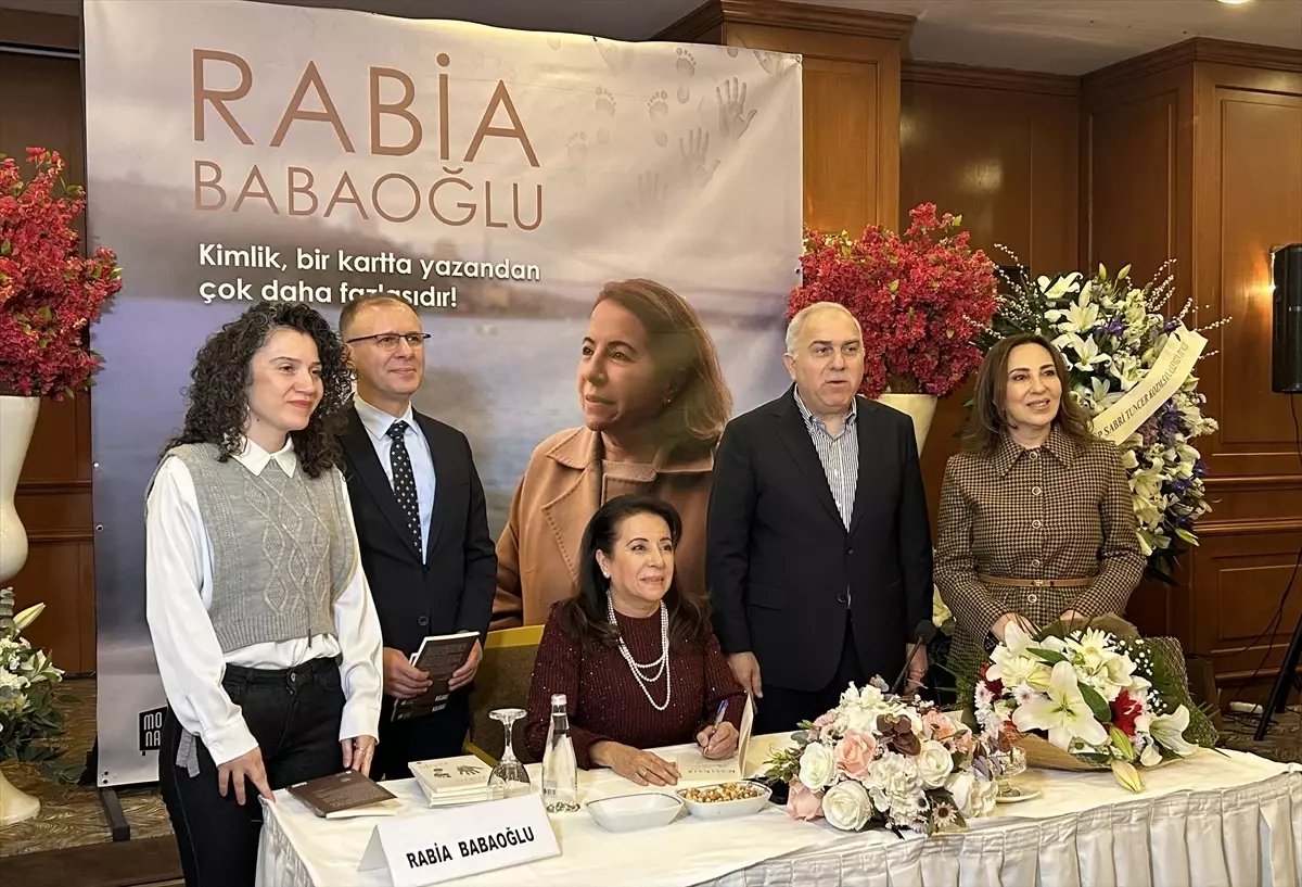 İstanbul İl Nüfus ve Vatandaşlık Müdürü Babaoğlu, şahit olduğu hikayeleri "Katıksız" kitabında derledi Açıklaması