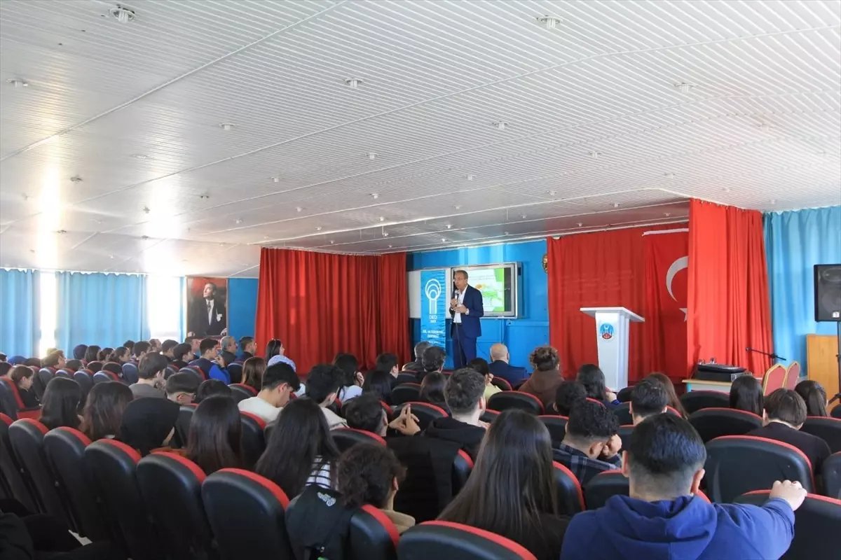 Mersin'de "Gazze'yi Anlamak" konulu konferans düzenlendi