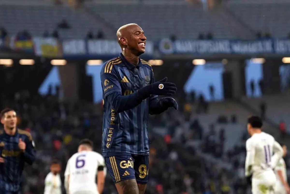 Anderson Talisca gollerine devam etti