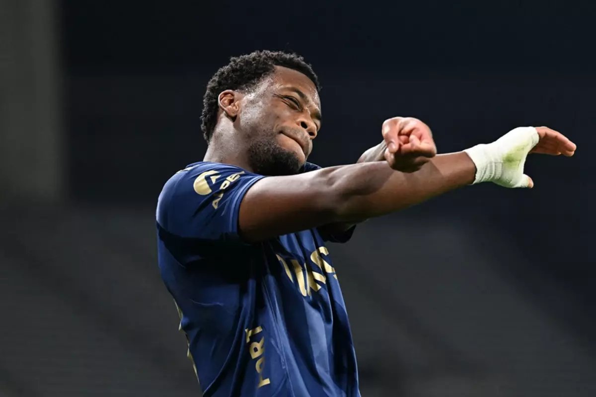 Fenerbahçe maç fazlasıyla liderliğe oturdu