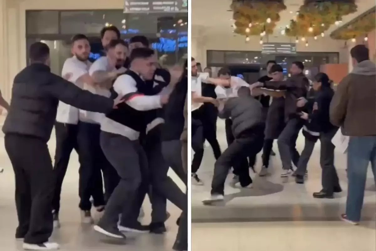 Nedeni bilinmiyor! AVM'nin ortasında birbirlerine girdiler