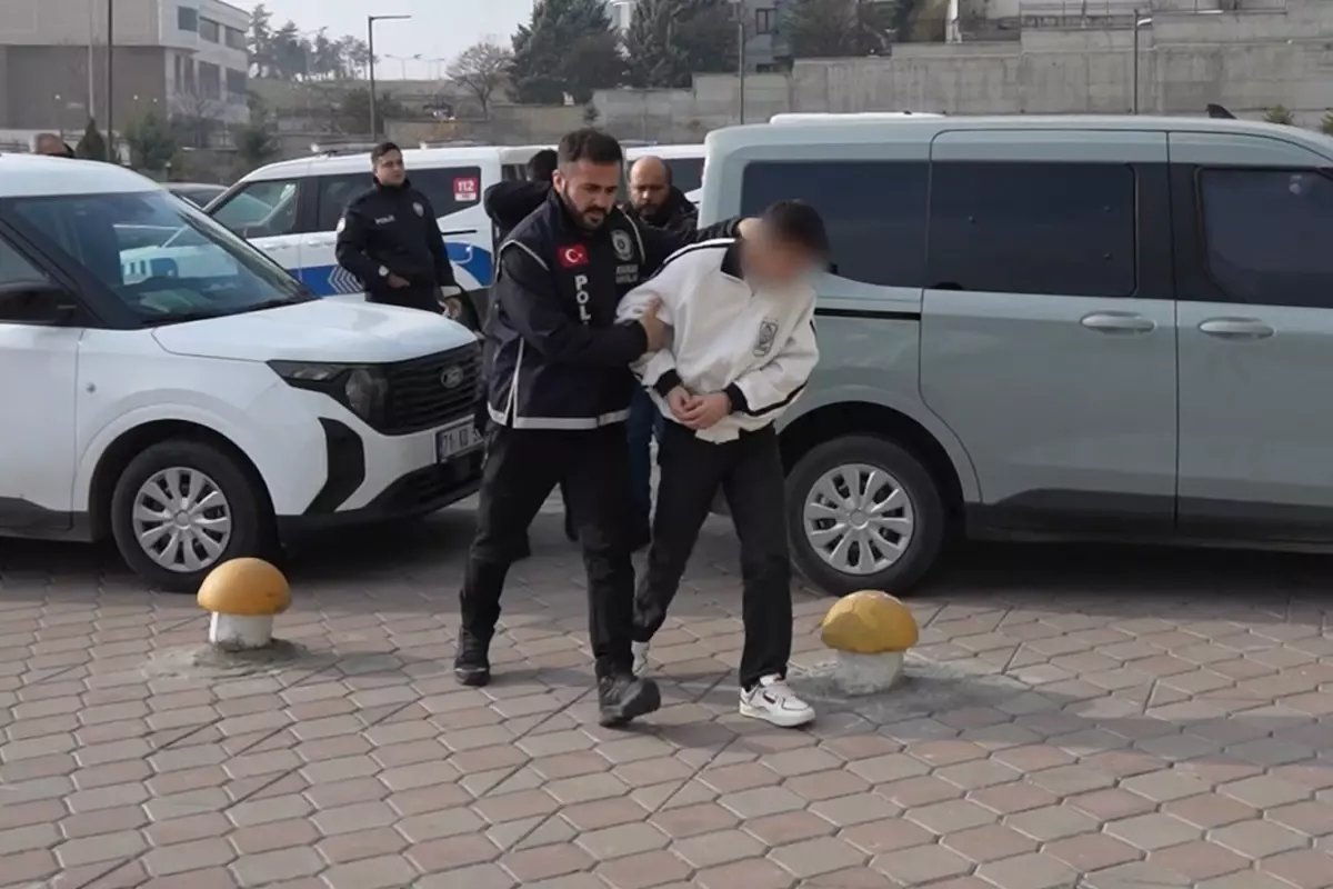 19 yaşındaki genci dövüp parasını çaldılar, yetmedi çıplak görüntüleri için 100 bin TL istediler