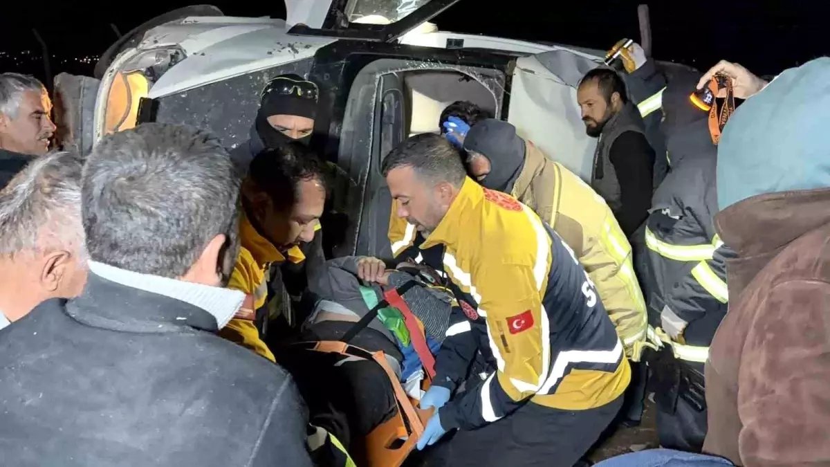 Adıyaman'da minibüs takla atarak devrildi: 4 yaralı