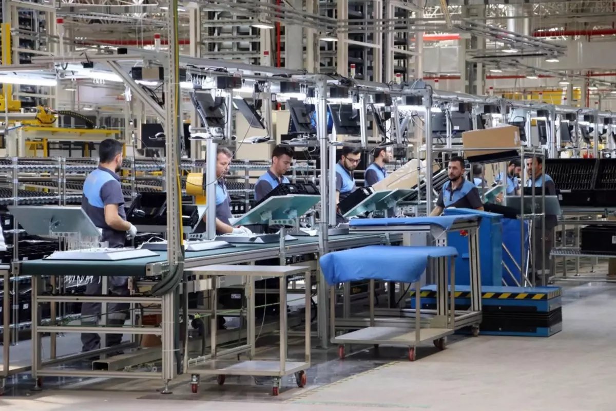 Bu fabrikada maaşlar dudak uçuklattı! Yüzde 100 zam yapıldı