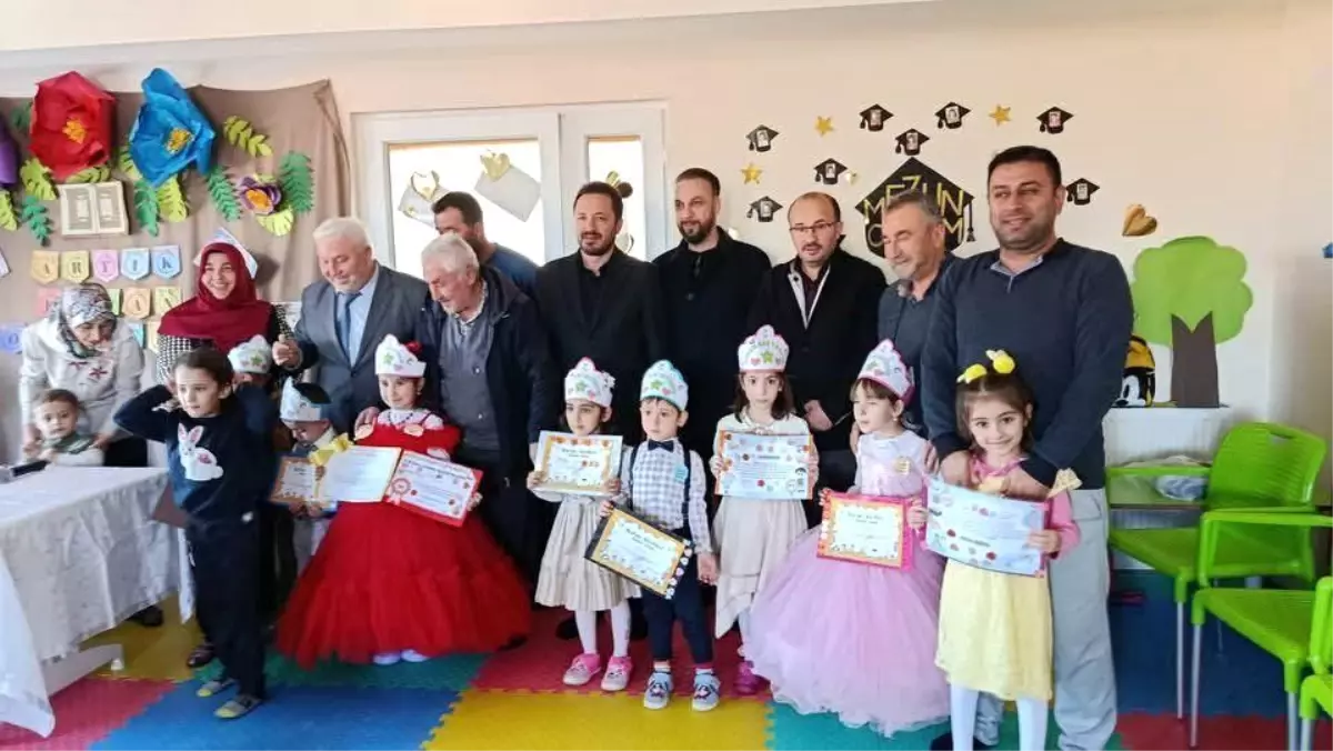 Efeler'de Kur'an'a geçen minik öğrenciye anlamlı kutlama