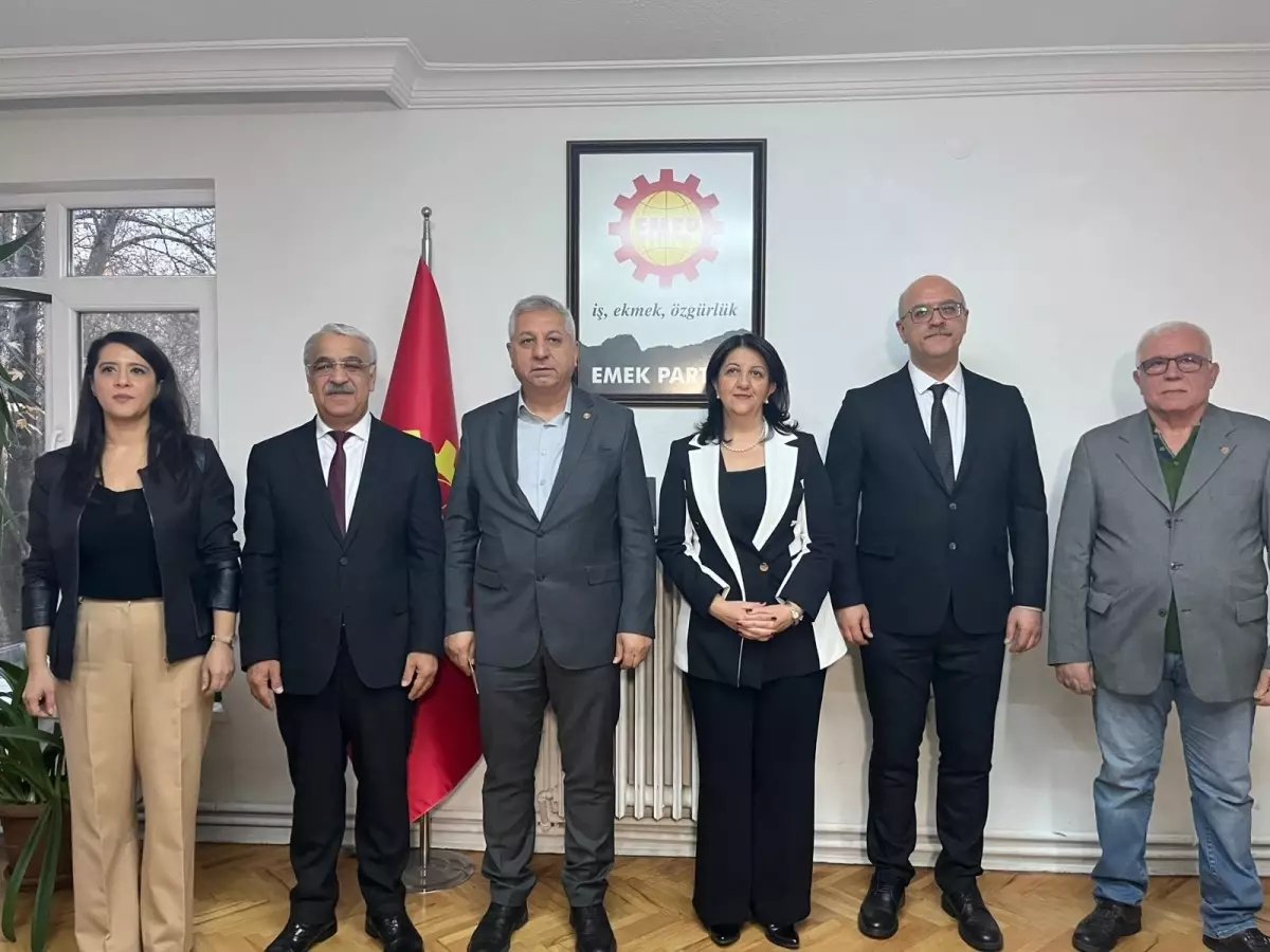 DEM Parti İmralı Heyeti EMEP Genel Başkanı Seyit Aslan'ı Ziyaret Etti