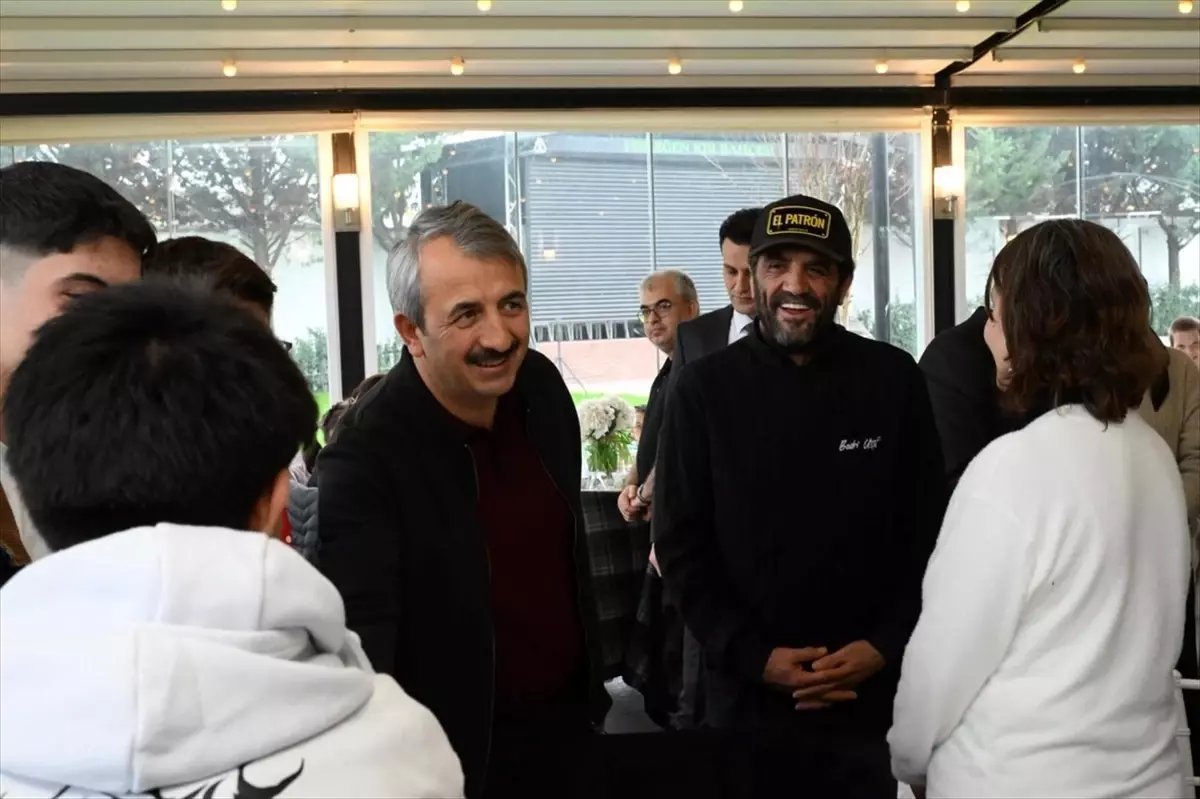 Edirne Valisi Sezer, devlet korumasındaki çocuklarla bir araya geldi