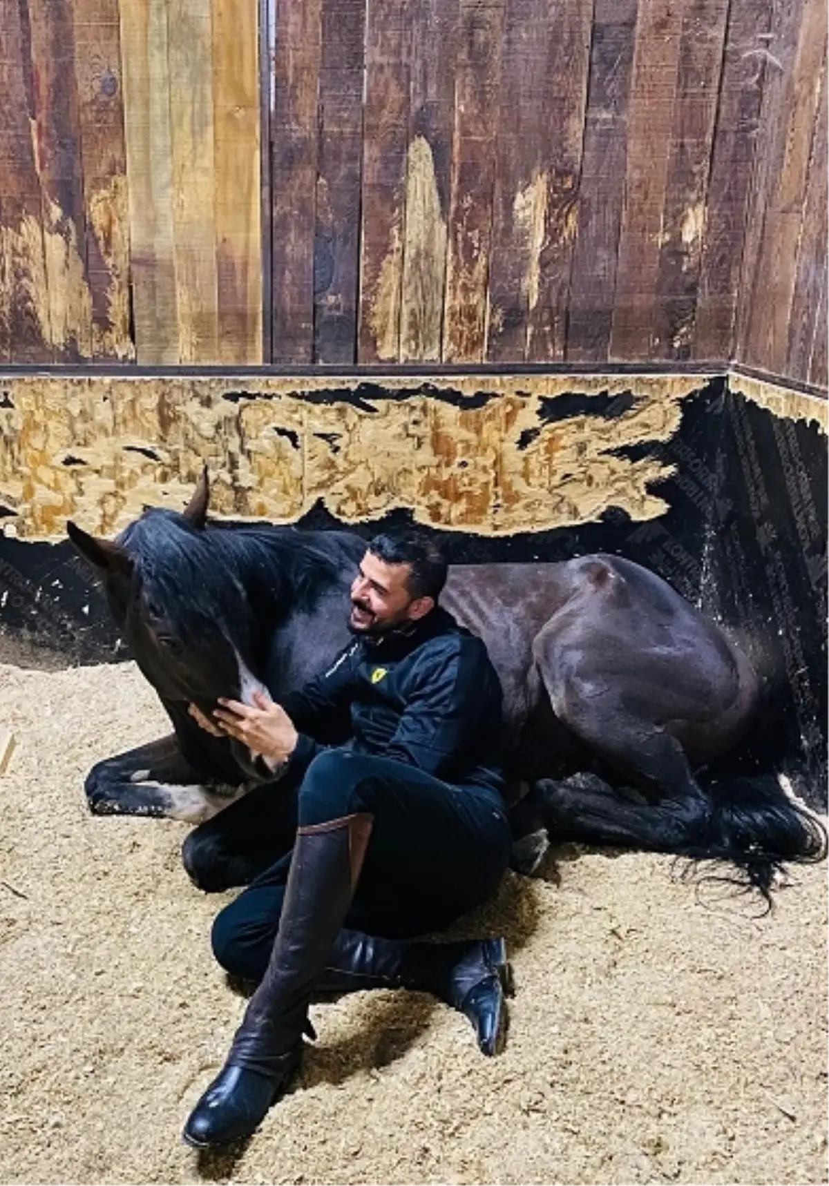 2,5 yıldır gözü gibi baktığı atını kaybetti, hikayesini kitaplaştırdı