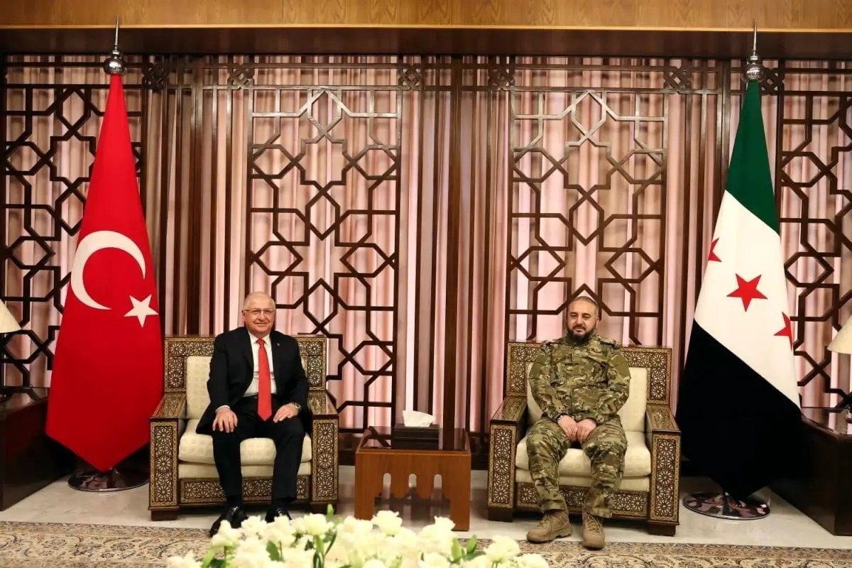 Milli Savunma Bakanı Güler, Suriyeli mevkidaşı Ebu Kasra ile bir araya geldi