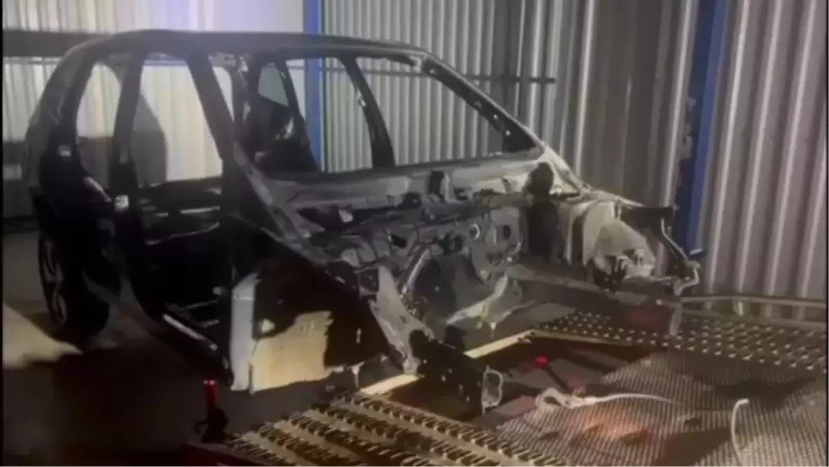 Bursa'da 12 milyon TL'lik gümrük kaçağı otomobil parçası ele geçirildi