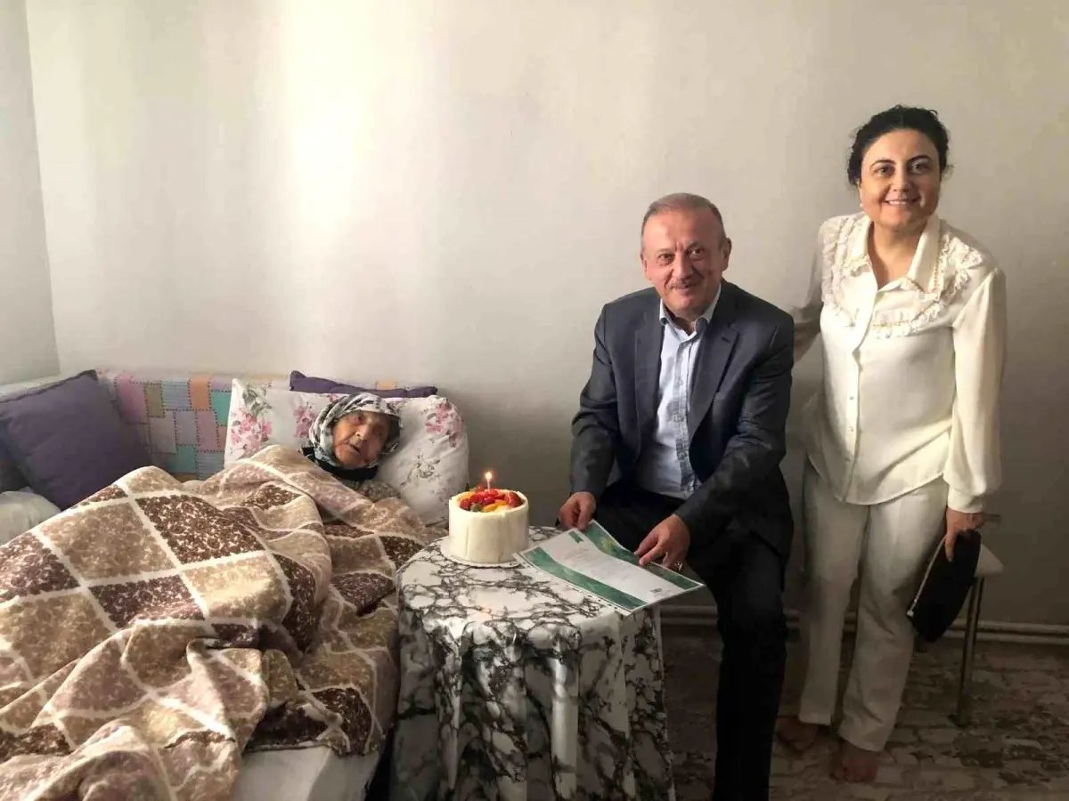 Denizli'nin asırlık çınarı 107 yaşında hayatını kaybetti